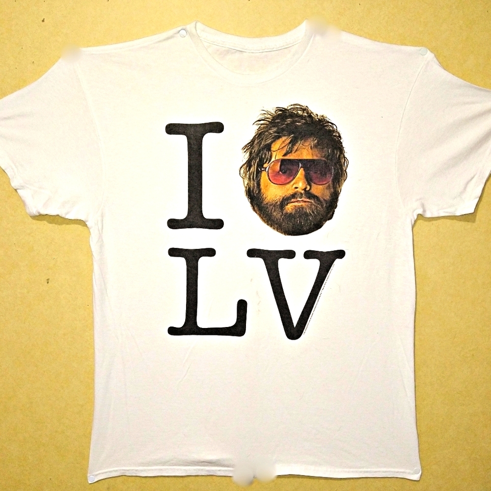 Vintage " HangOver" I Love Vegas T-shirt